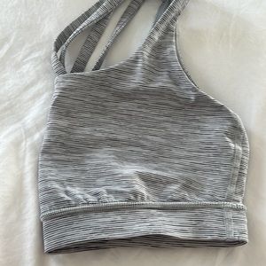 Lululemon sports bra good condition size 8 cris cross back really nice